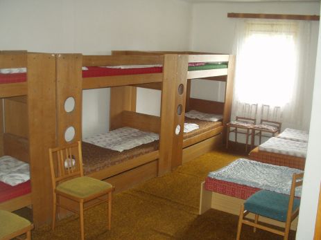 Chalet - ved bassenget - rom